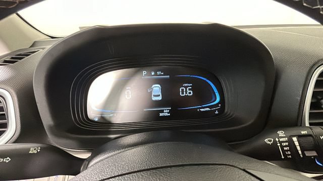 Used 2025 Hyundai Venue SEL FWD image 18