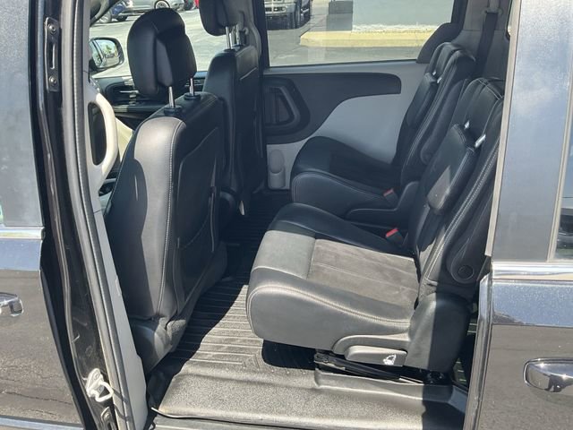Used 2017 Dodge Grand Caravan SXT FWD image 11