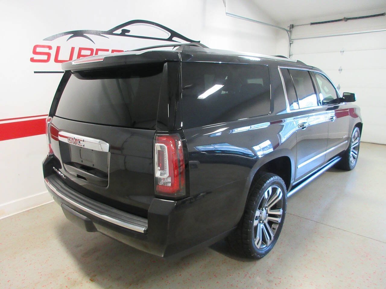 Used 2020 GMC Yukon XL Denali w/ Denali Premium Package AWD/4WD image 14