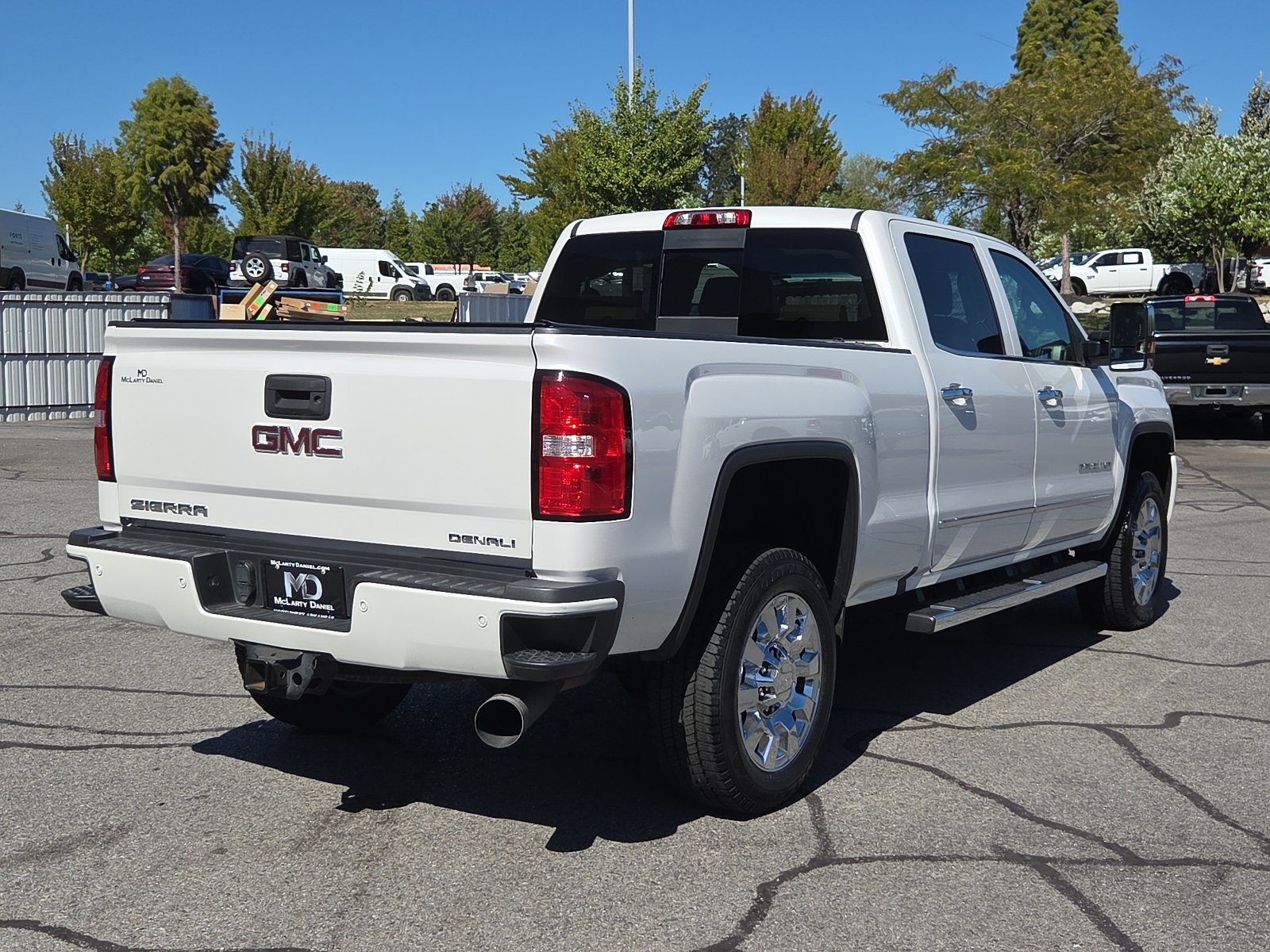 Used 2018 GMC Sierra 2500 Denali w/ Duramax Plus Package AWD/4WD image 14