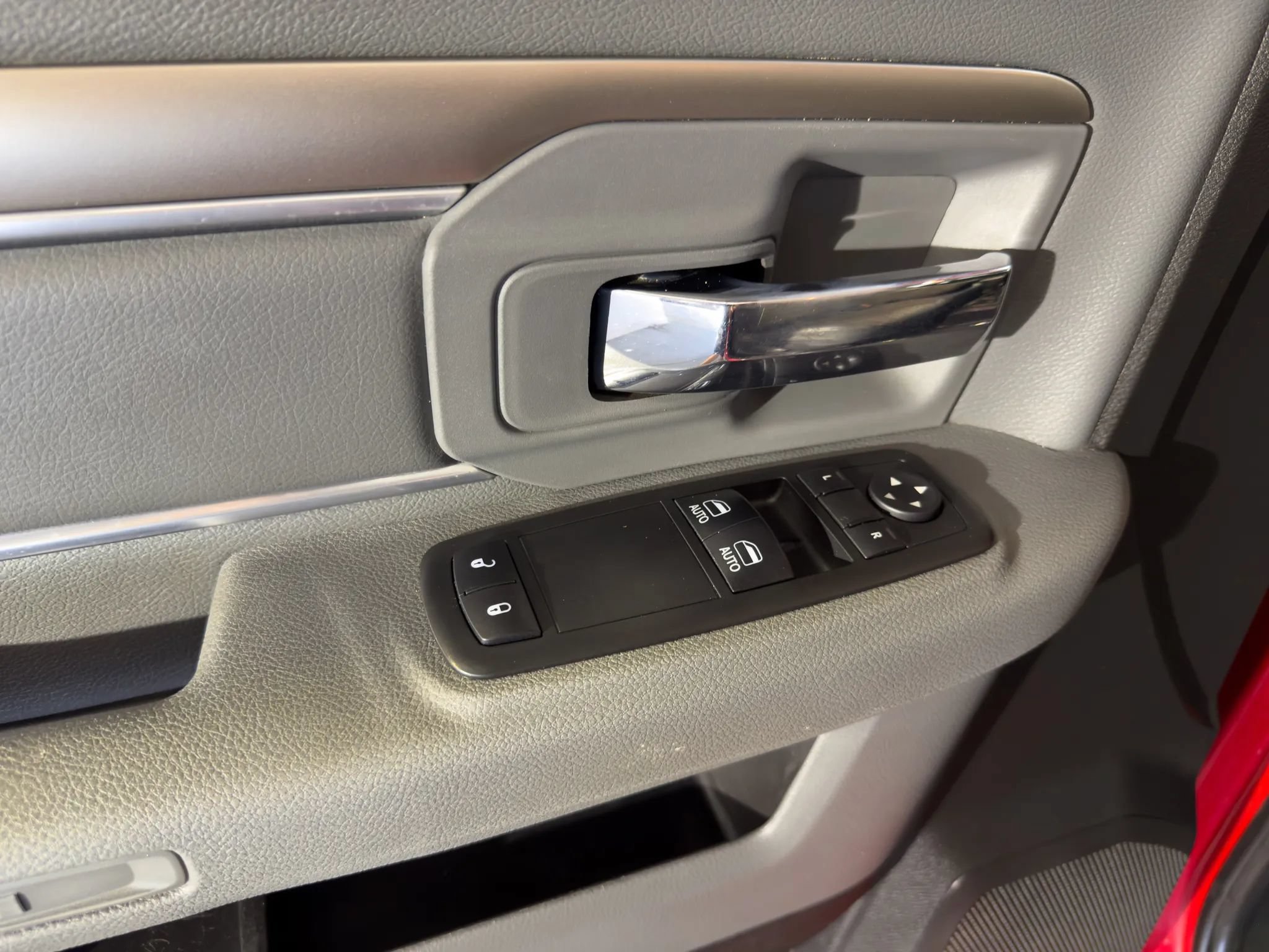 Used 2018 RAM 2500 Tradesman w/ Chrome Appearance Group AWD/4WD image 8