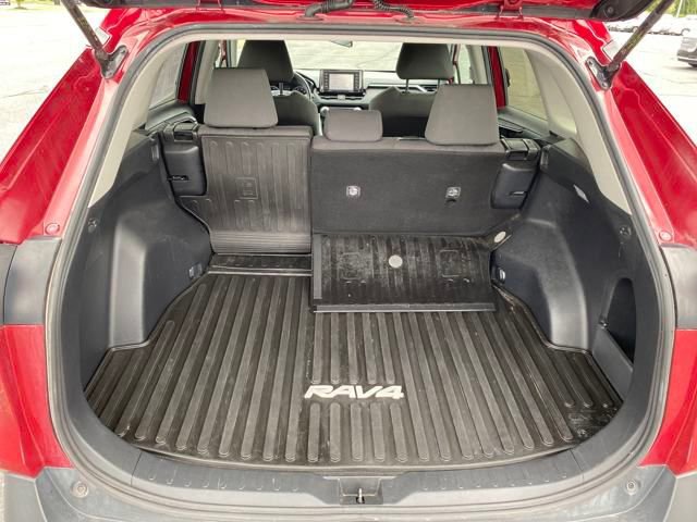 Used 2020 Toyota RAV4 XLE image 18