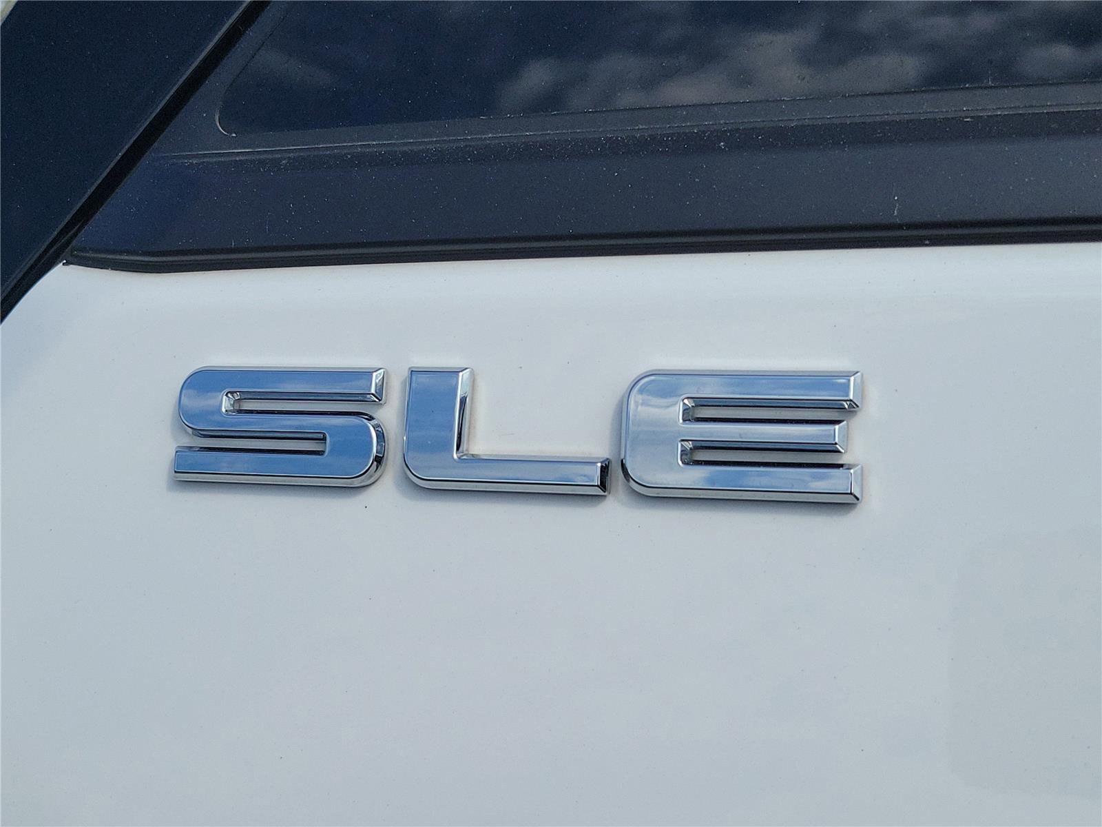Used 2018 GMC Terrain SLE w/ Driver Convenience Package FWD image 14