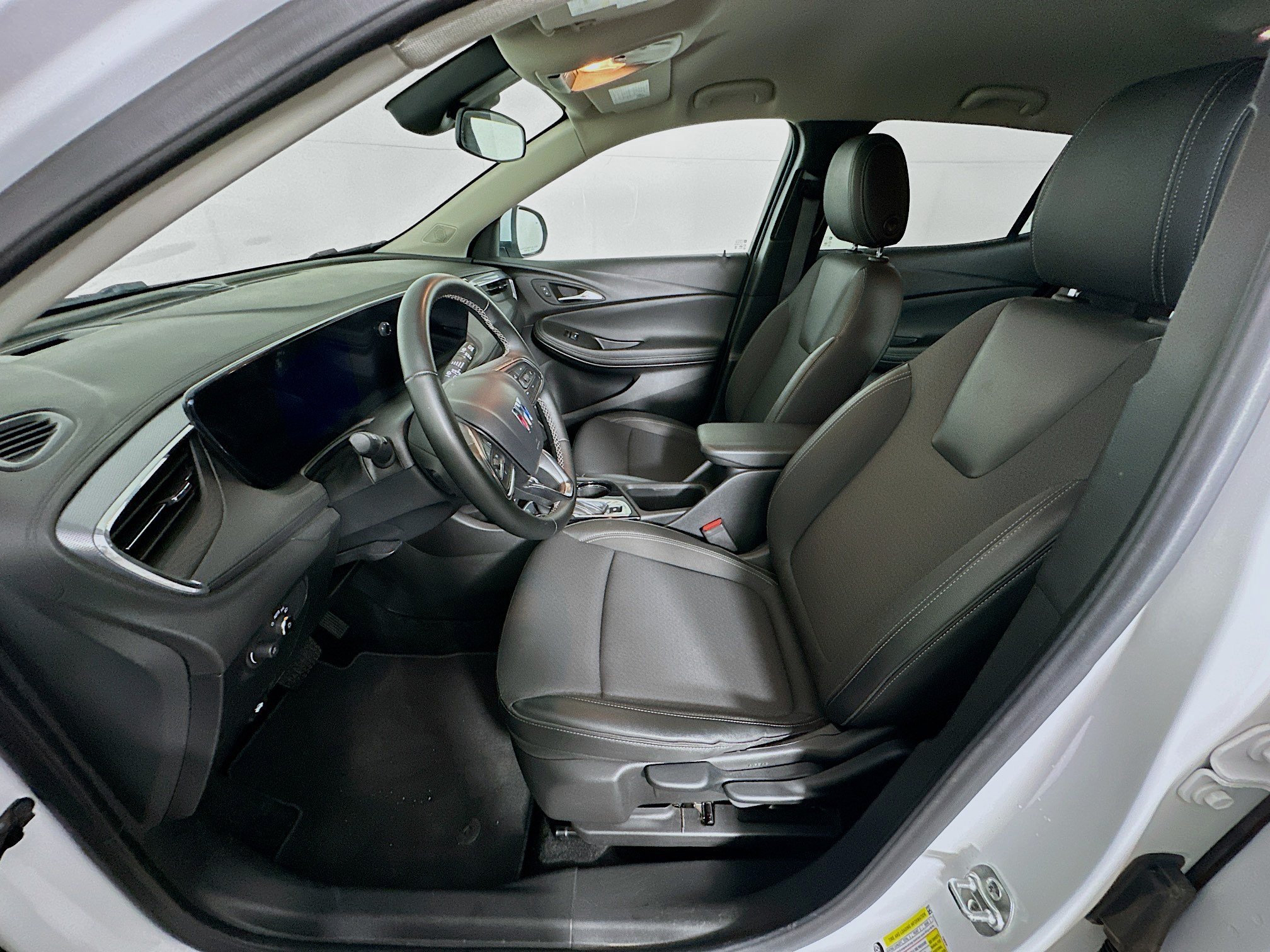 Used 2025 Buick Encore GX Preferred FWD image 13