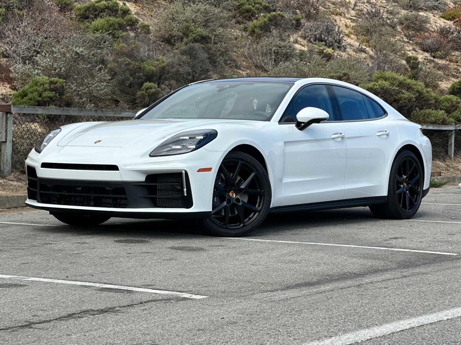 Certified 2025 Porsche Panamera image 1