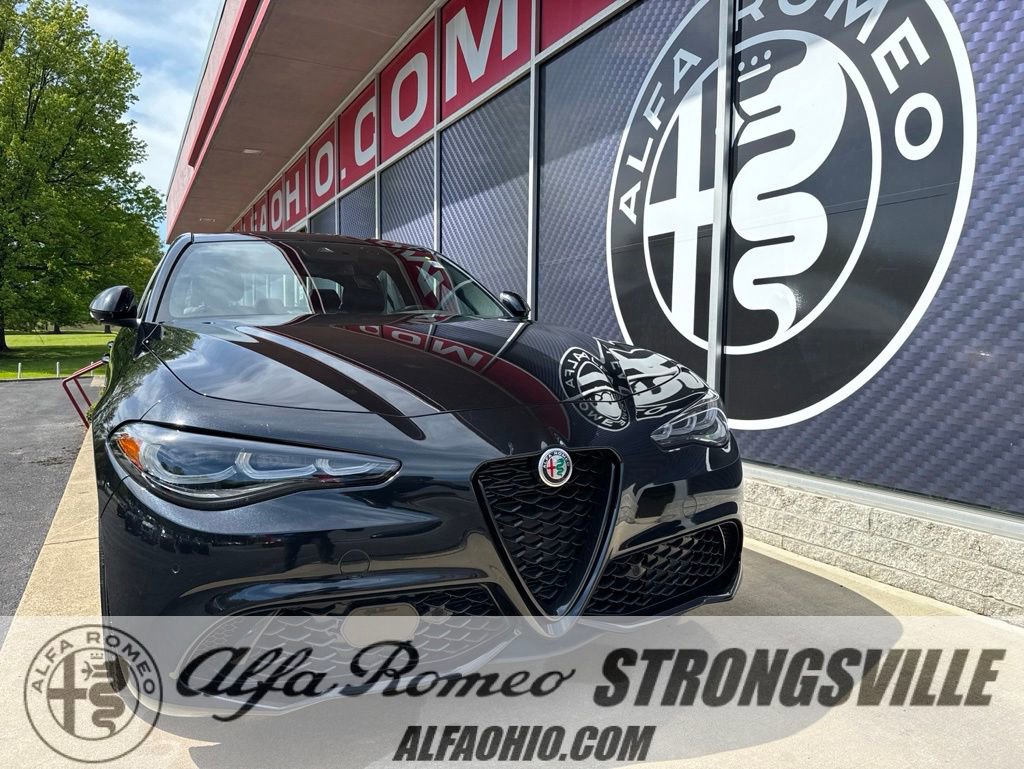 Used 2024 Alfa Romeo Giulia AWD image 1