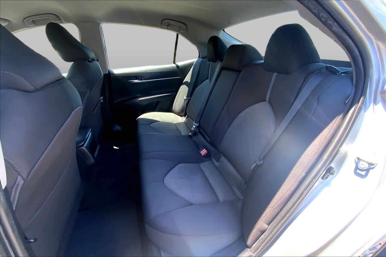 Used 2022 Toyota Camry LE w/ Carpet Mat Package (TMS) FWD image 19