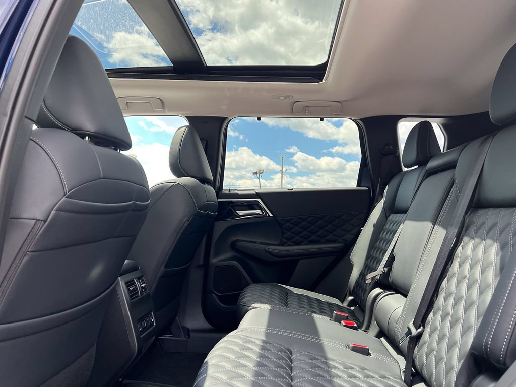 New 2025 Mitsubishi Outlander SEL AWD/4WD image 36
