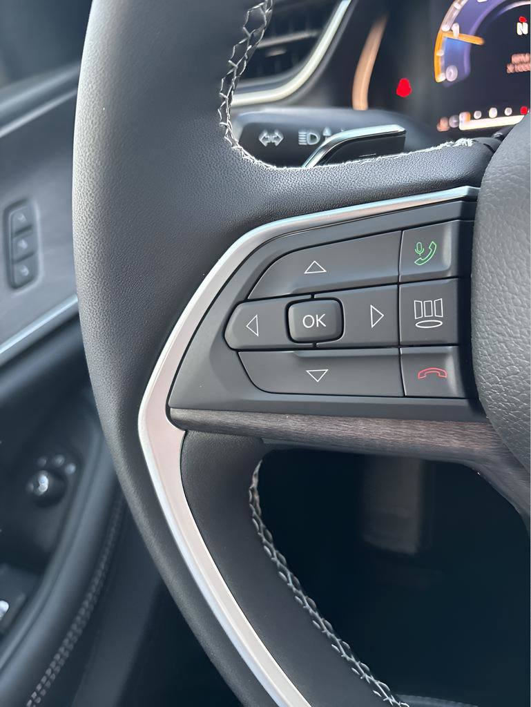 New 2025 Jeep Grand Cherokee Limited image 16