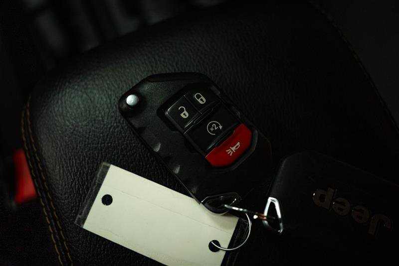 Used 2025 Jeep Wrangler Unlimited Sahara w/ Safety Group image 20