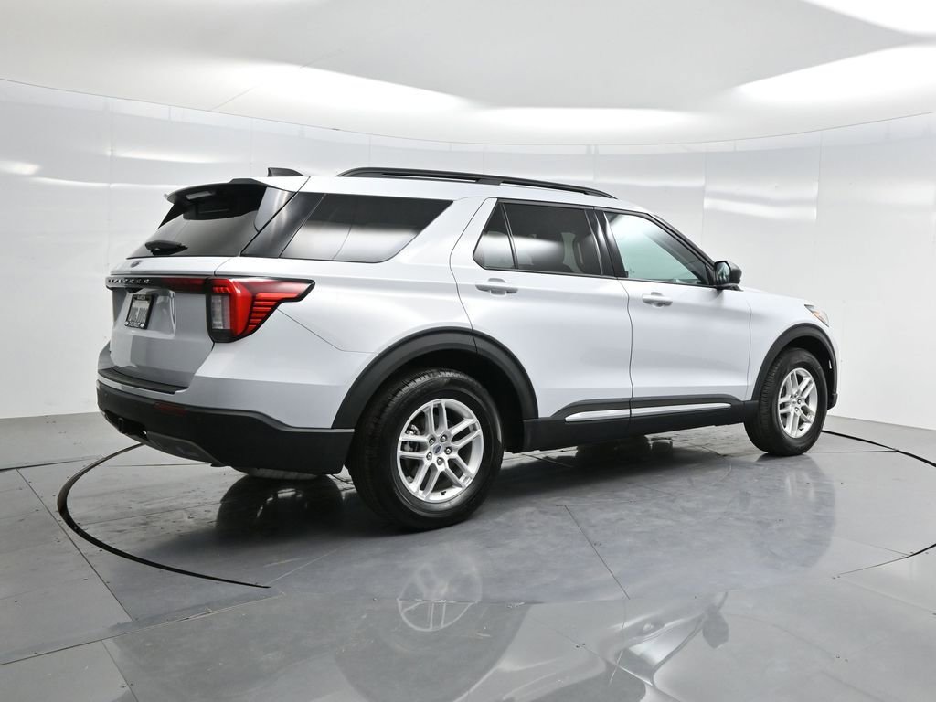 Used 2025 Ford Explorer Active w/ Active Comfort Package image 45