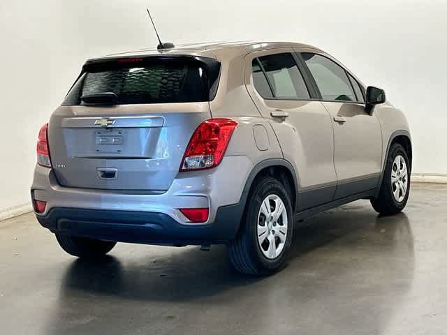 Used 2018 Chevrolet Trax LS FWD image 30