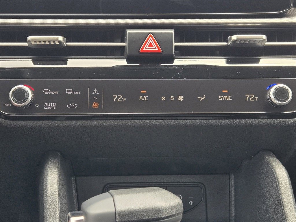 New 2026 Kia Sportage EX w/ EX Panorama Roof Package image 13