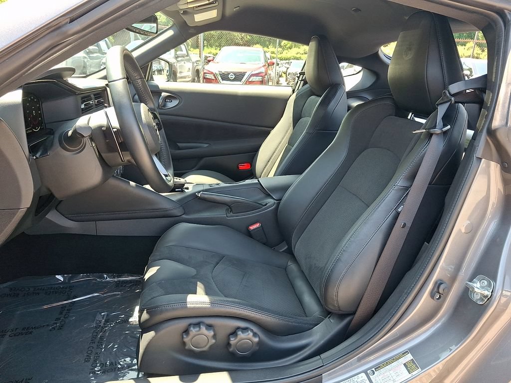 Certified 2025 Nissan Z Performance w/ Floor Mat Package RWD image 13