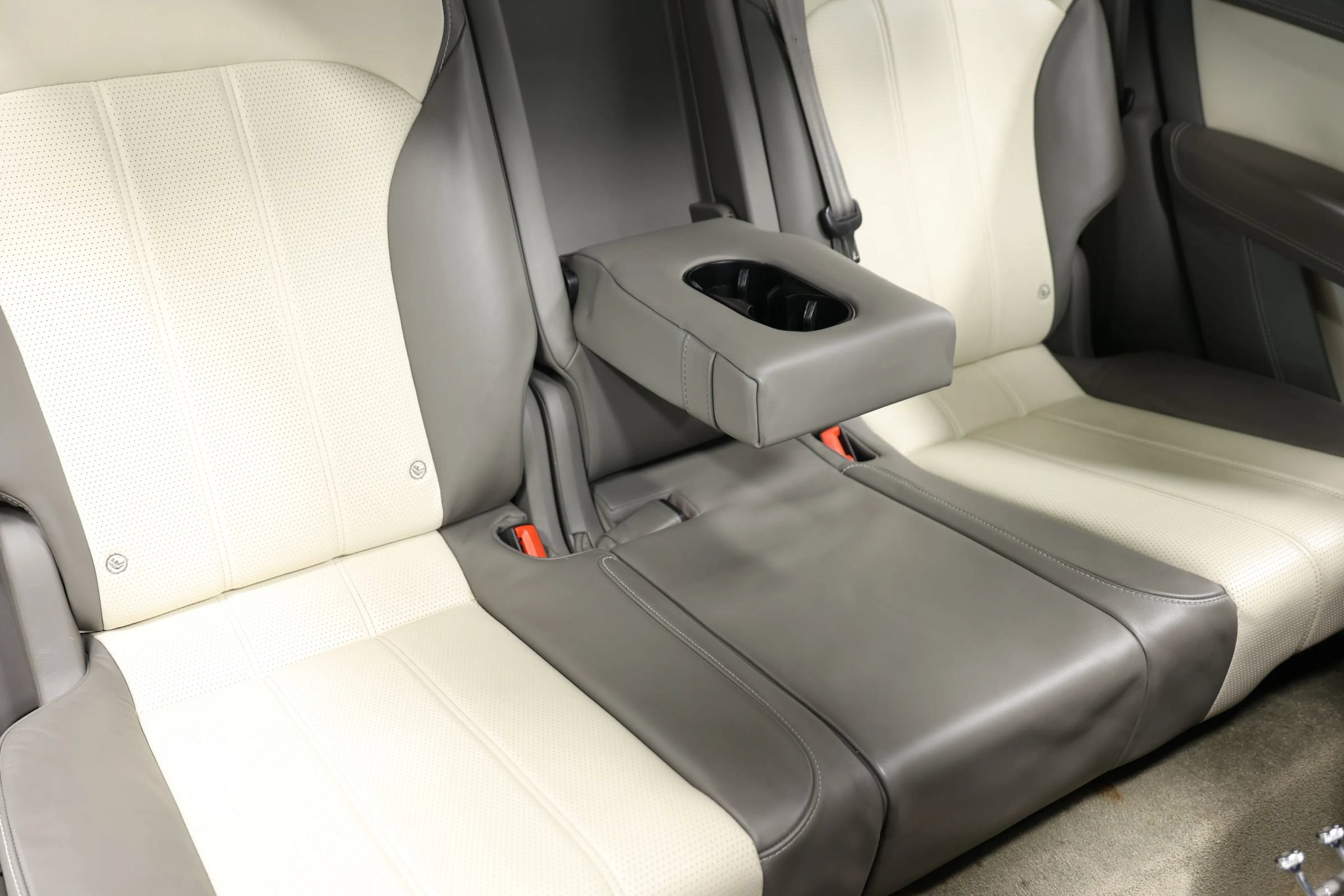 Used 2018 Bentley Bentayga Onyx Edition AWD/4WD image 93