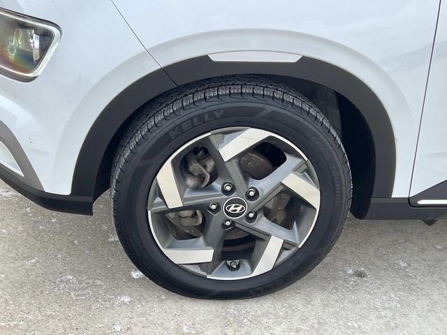 Used 2022 Hyundai Venue Limited image 9