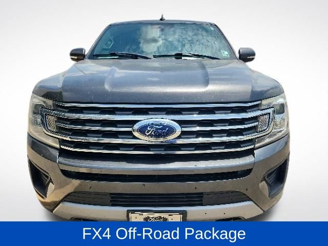 Used 2019 Ford Expedition XLT w/ Equipment Group 202A AWD/4WD image 3