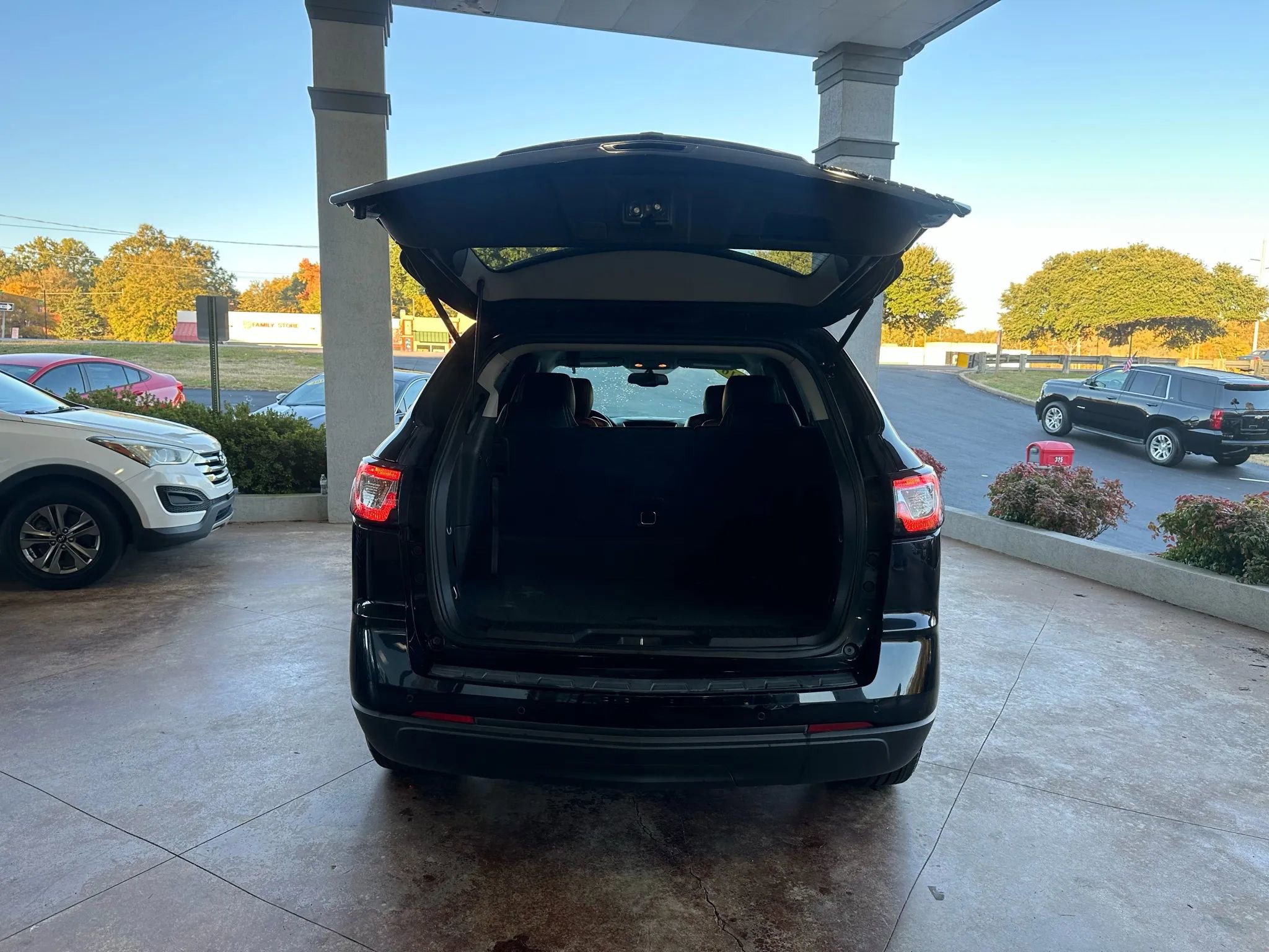 Used 2016 Chevrolet Traverse LT image 25