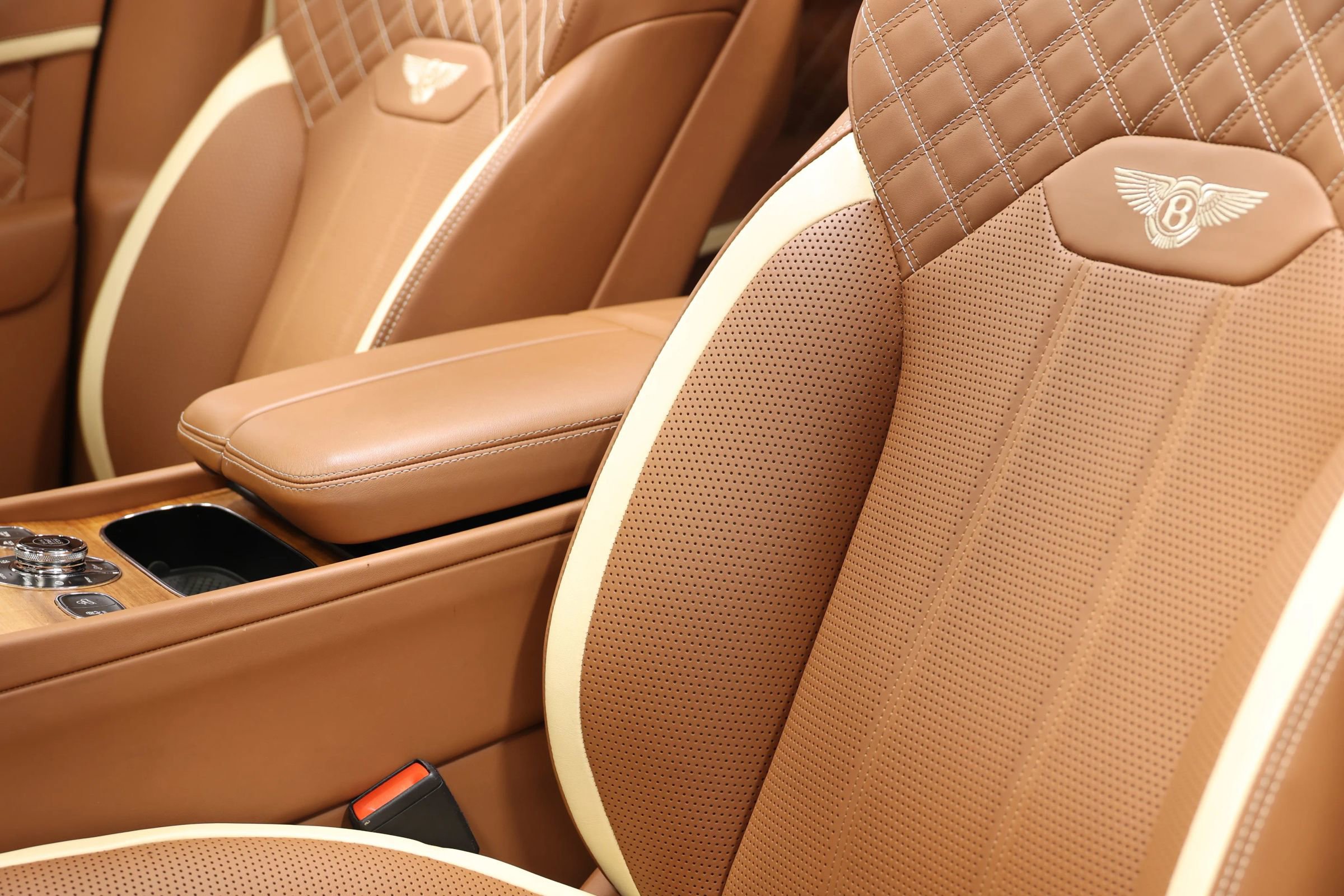 Used 2023 Bentley Bentayga Speed image 23