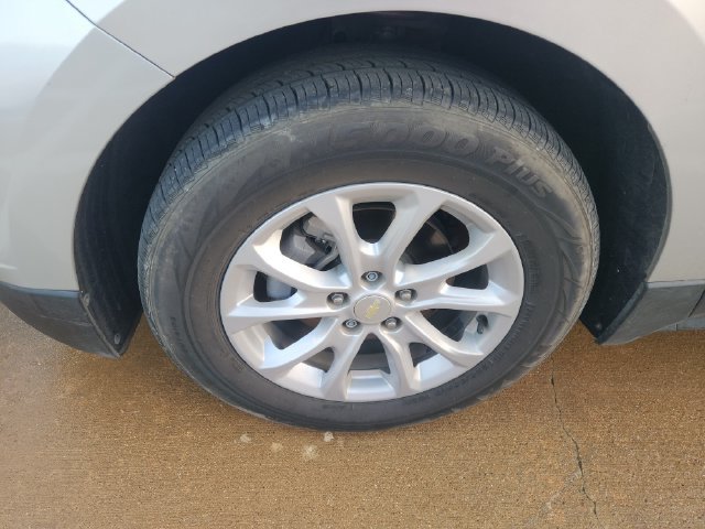 Used 2019 Chevrolet Equinox LS w/ LS Convenience Package FWD image 9