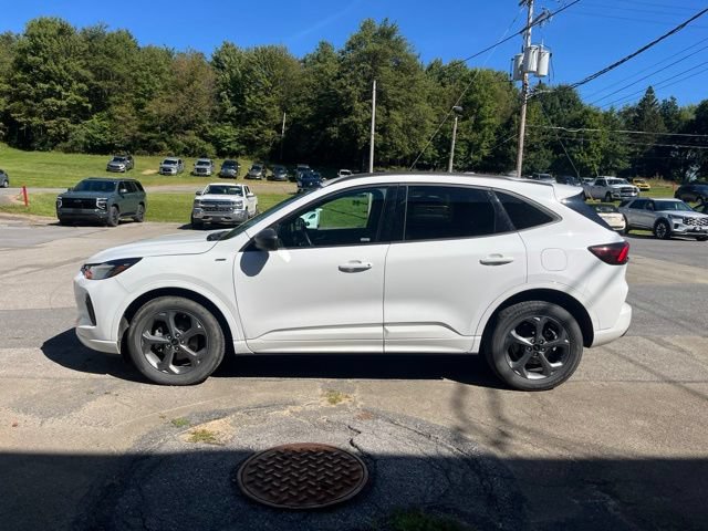 Used 2023 Ford Escape ST-Line AWD/4WD image 9