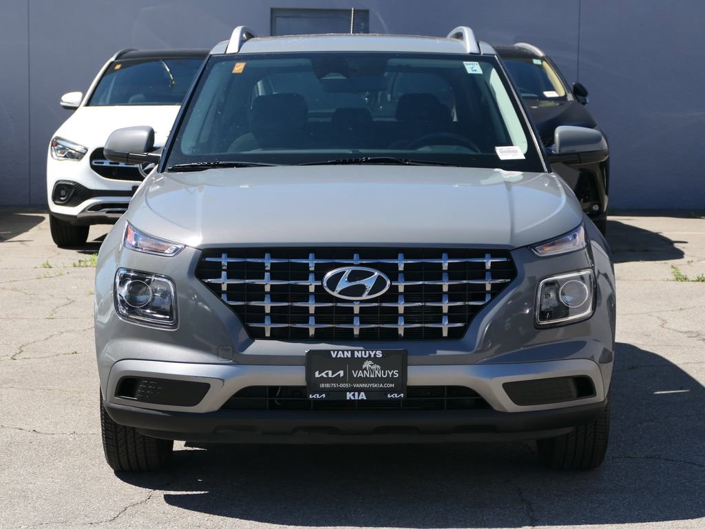 Used 2023 Hyundai Venue SEL FWD image 9