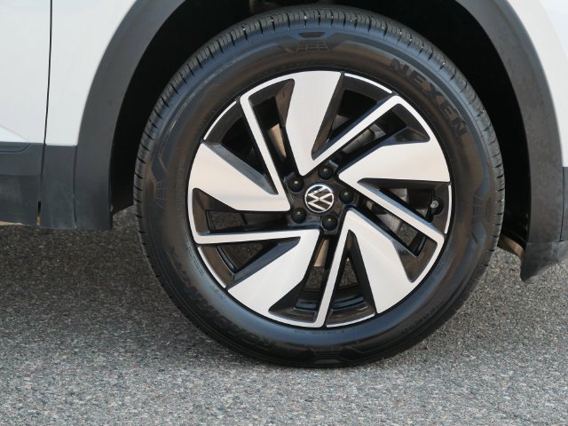 Certified 2026 Volkswagen Atlas SE w/ Panoramic Sunroof Package AWD/4WD image 9