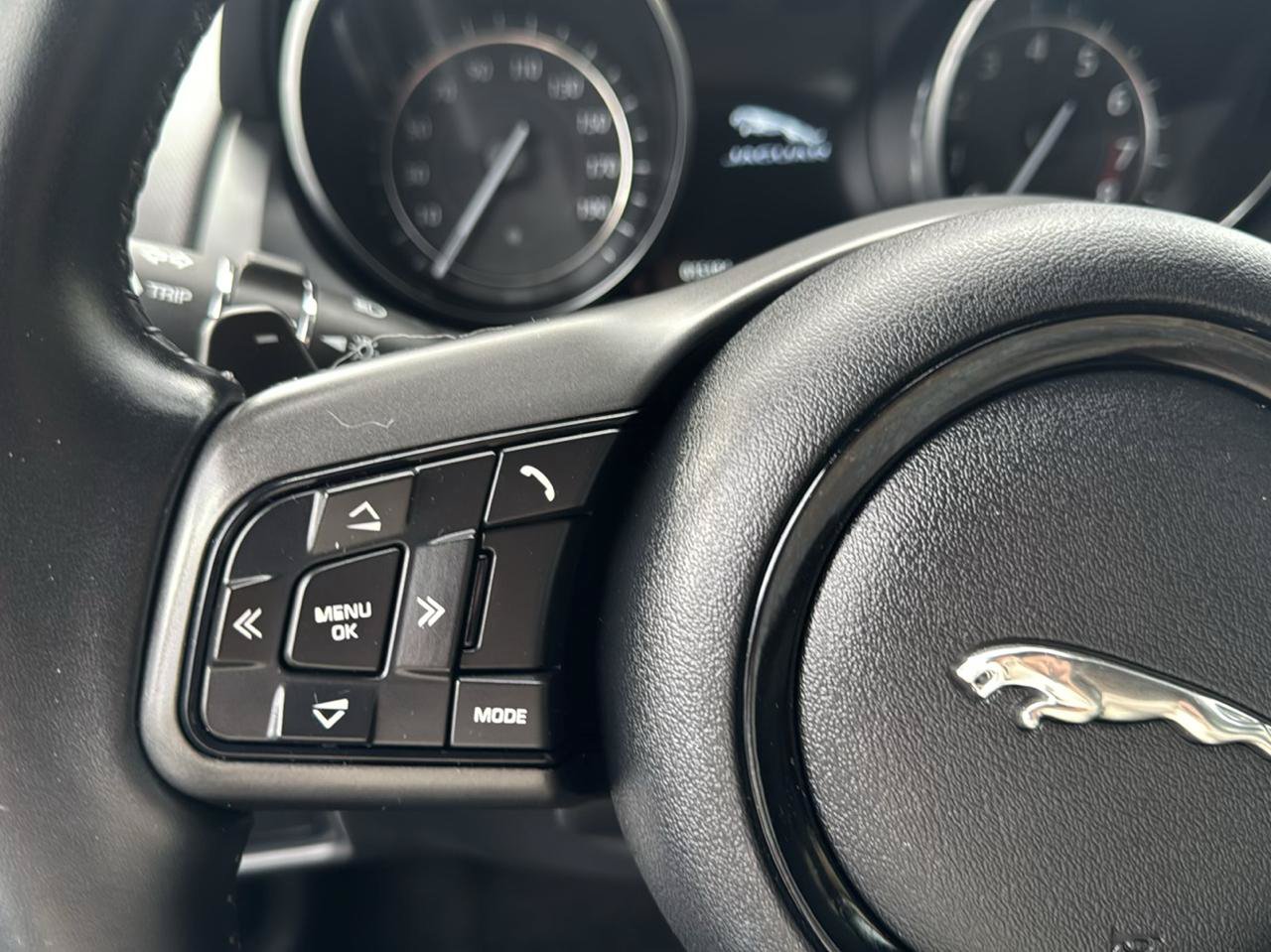 Used 2017 Jaguar F-TYPE Coupe RWD image 29