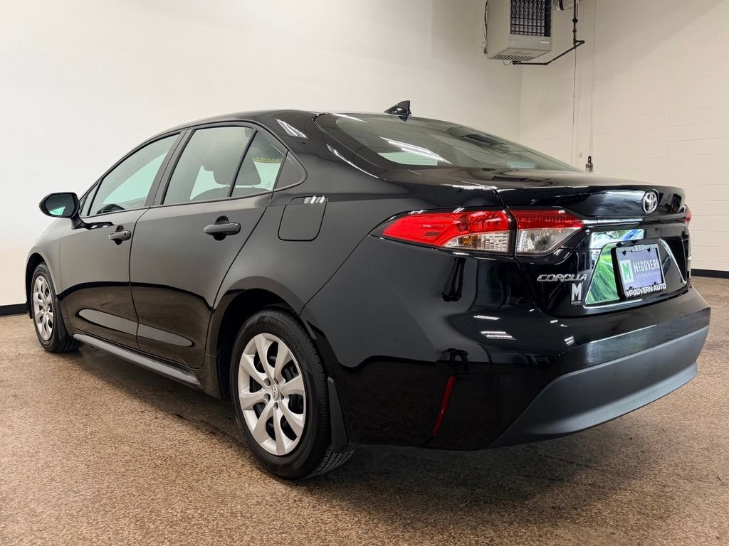 Used 2026 Toyota Corolla LE FWD image 3