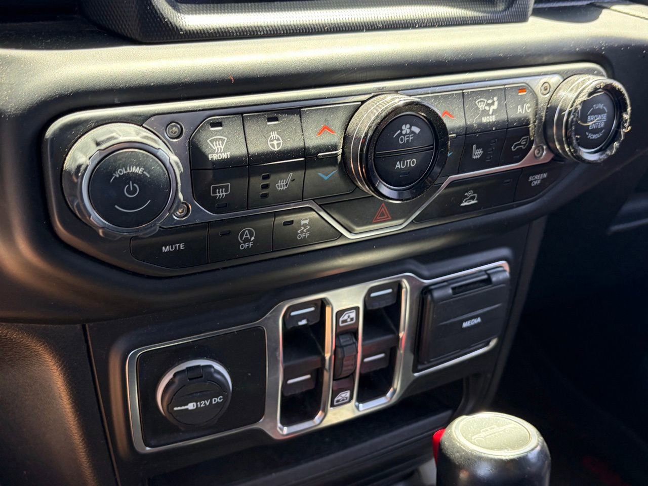 Used 2021 Jeep Gladiator Overland AWD/4WD image 9