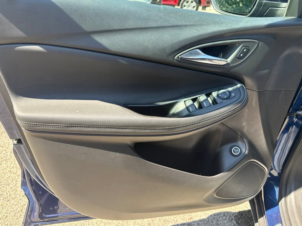 Used 2022 Buick Encore GX Select FWD image 11