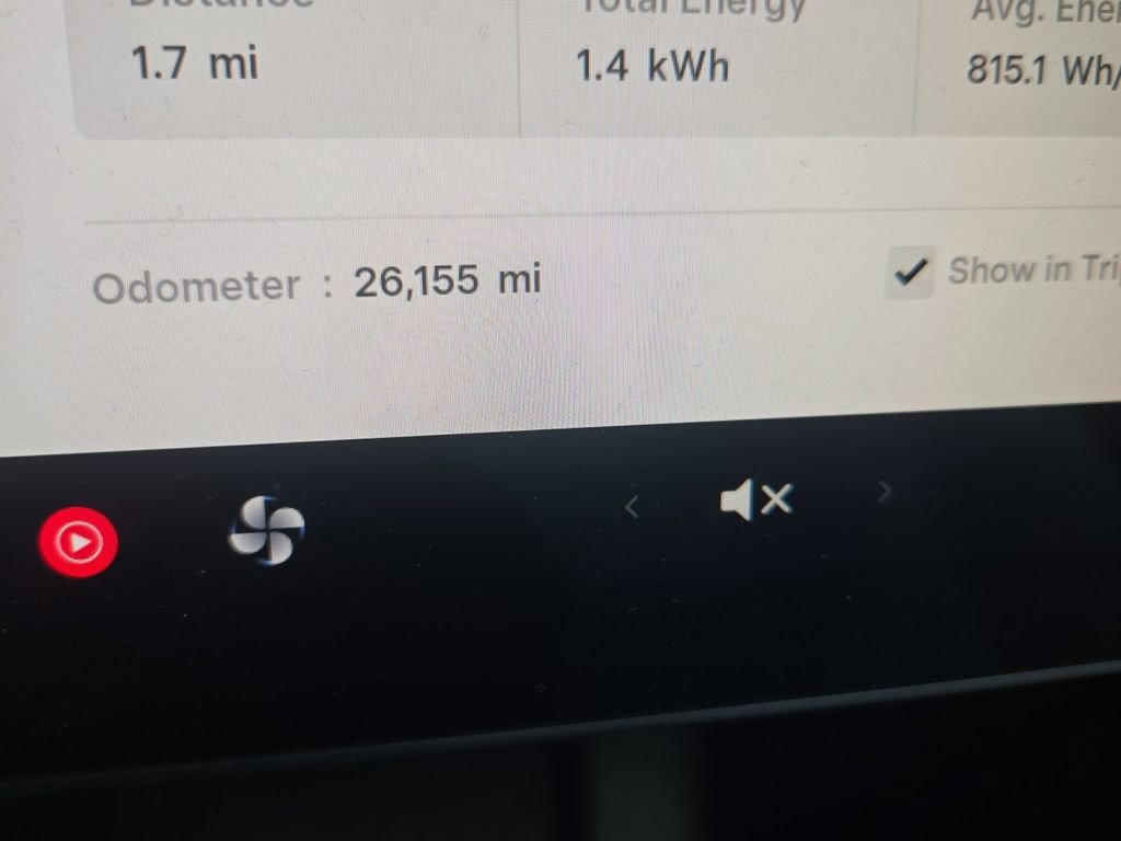 Used 2023 Tesla Model 3 Standard Range image 2