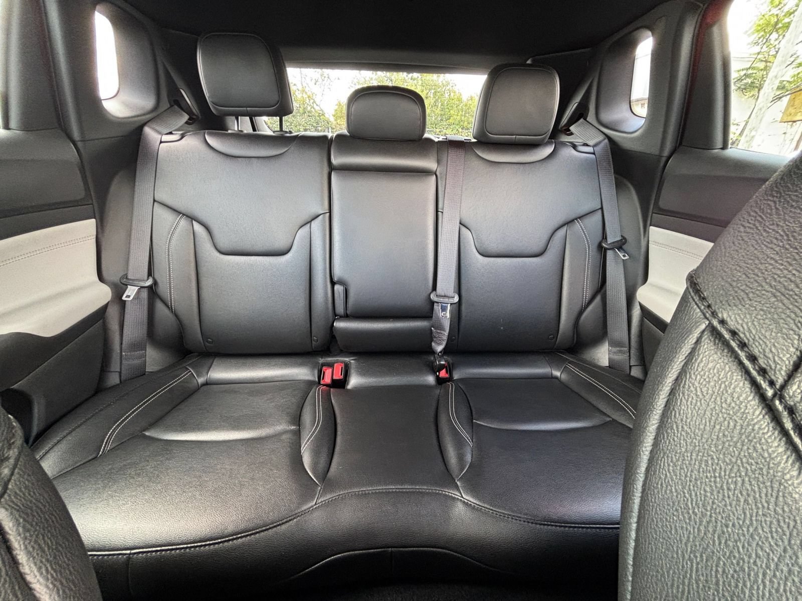 Used 2025 Jeep Compass Limited AWD/4WD image 38