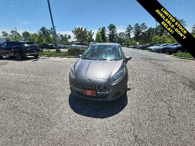 Used 2014 Ford Fiesta SE w/ Equipment Group 201A FWD image 4