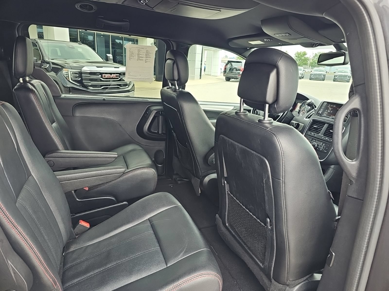 Used 2020 Dodge Grand Caravan GT FWD image 24