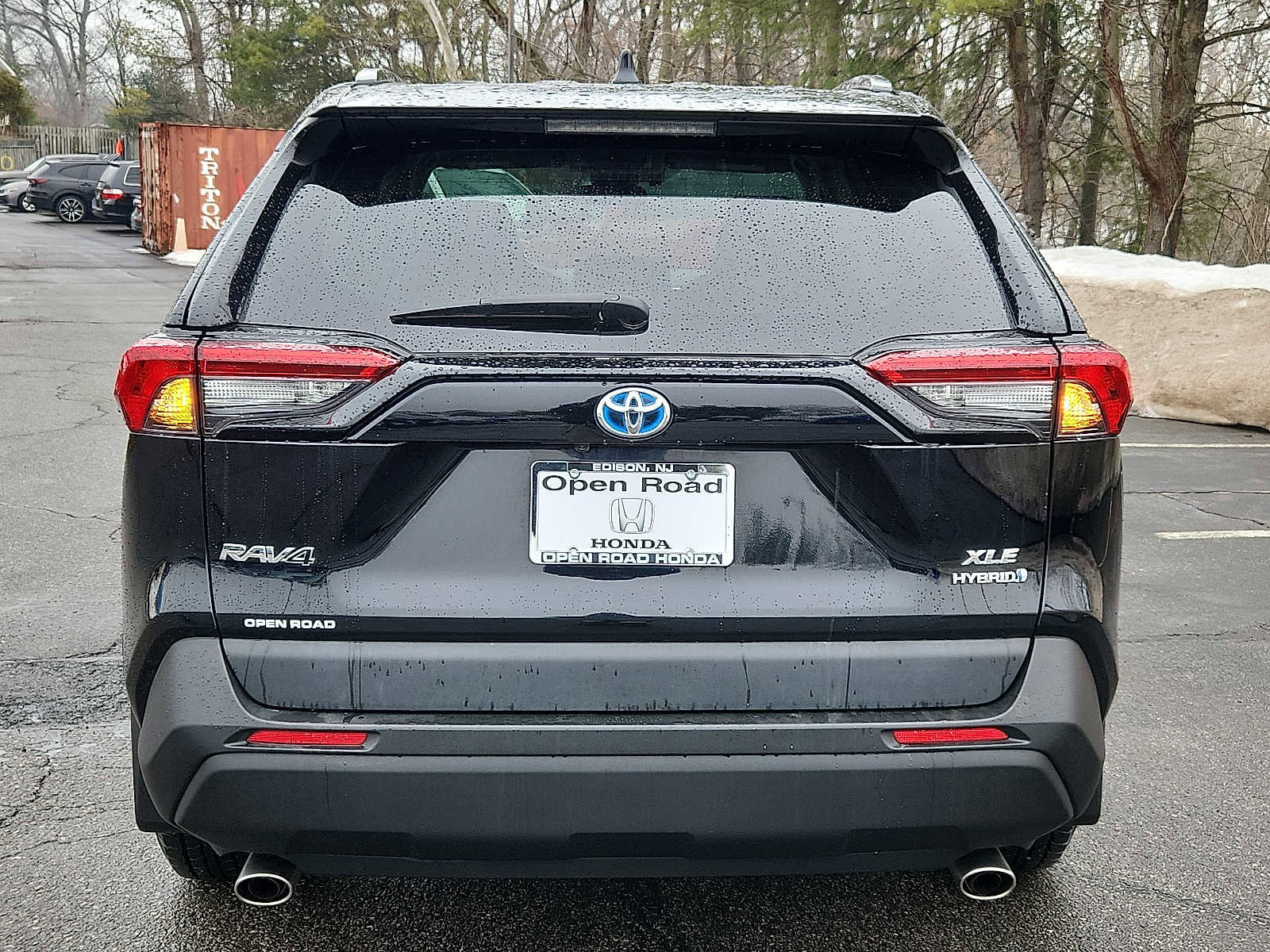 Used 2021 Toyota RAV4 XLE w/ XLE Grade Weather Package image 5