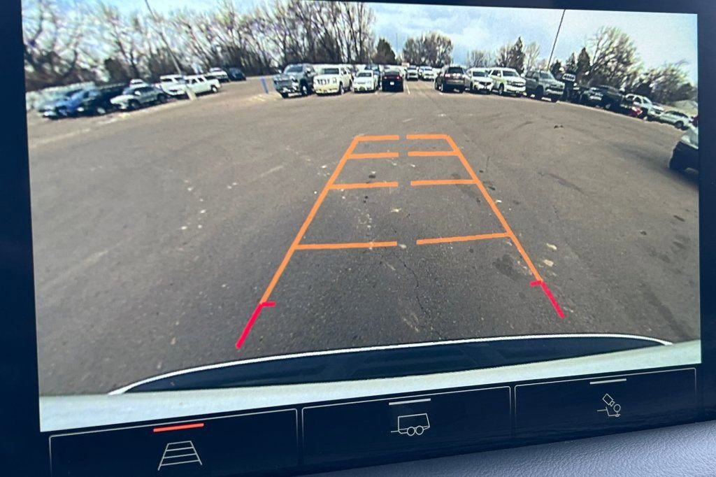 Certified 2022 GMC Yukon XL AT4 w/ Max Trailering Package image 17