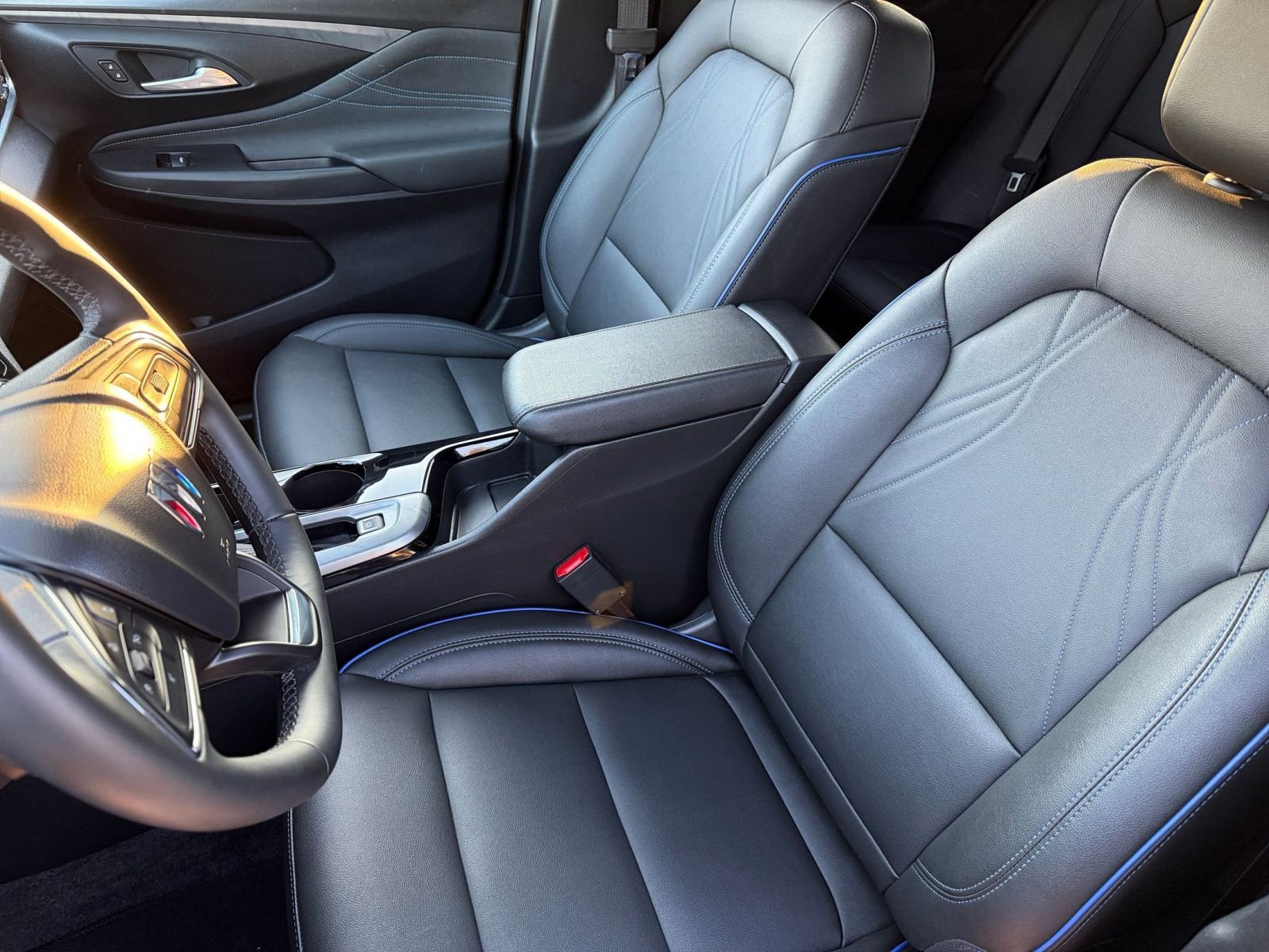 Used 2025 Buick Envista Sport Touring image 36