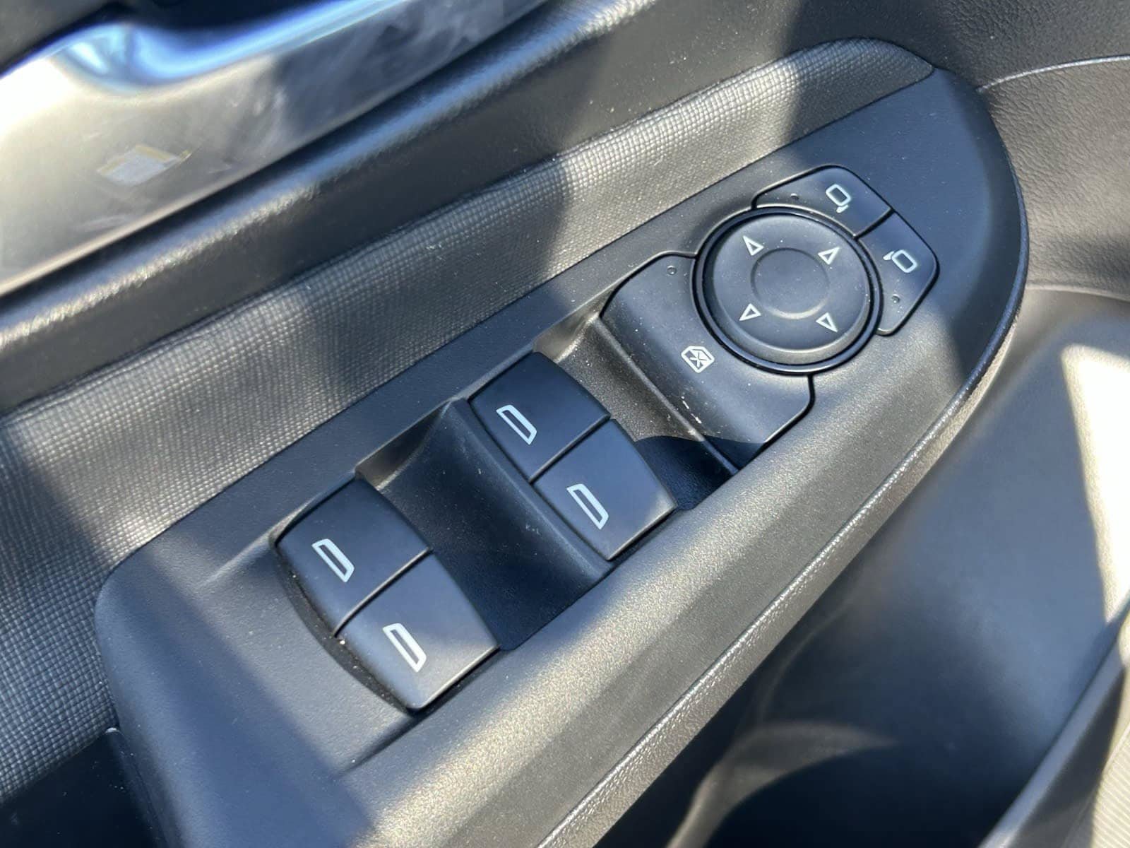 Used 2025 Buick Envista Preferred w/ Convenience I Package FWD image 25