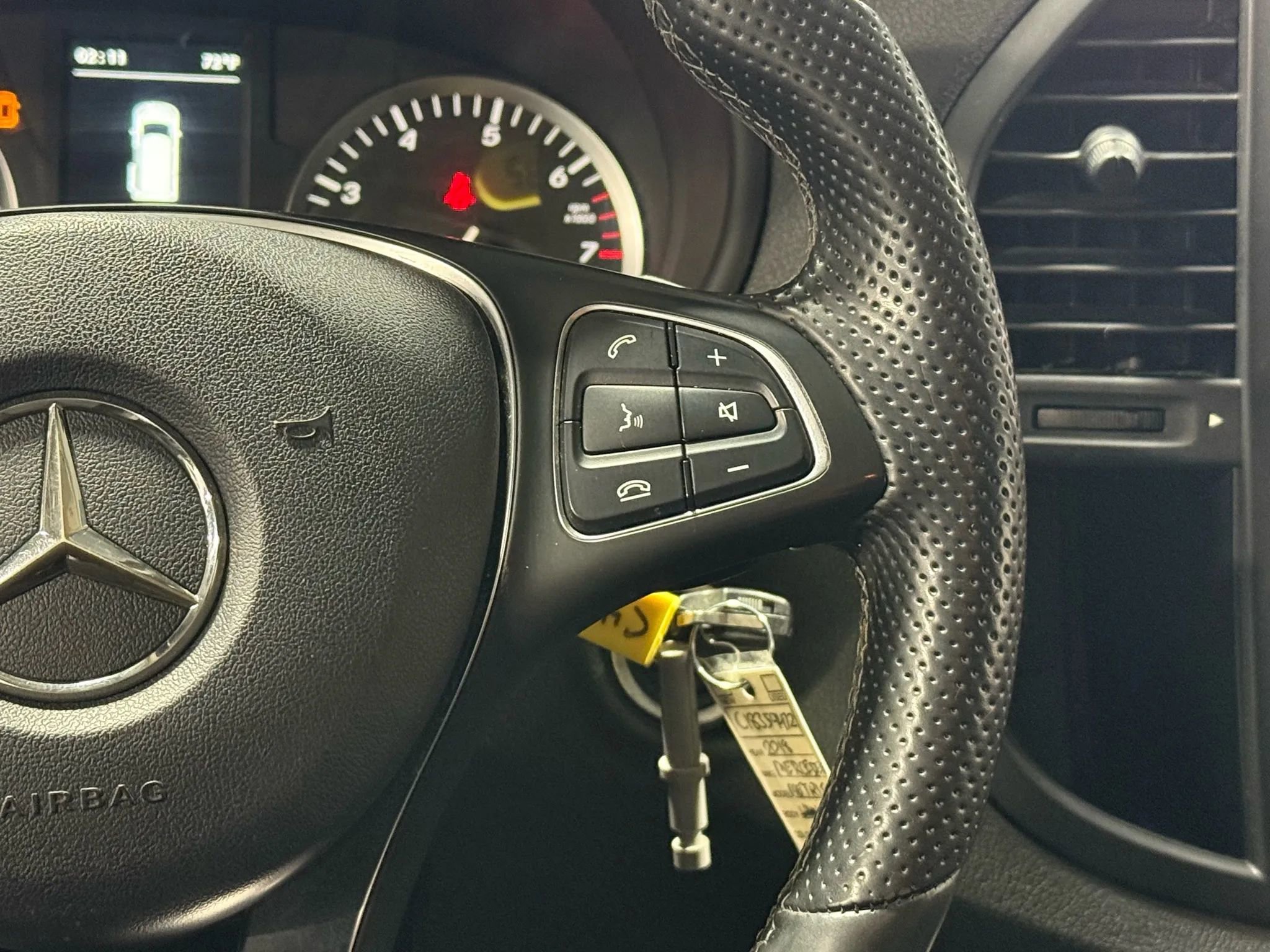 Used 2018 Mercedes-Benz Metris Passenger image 15