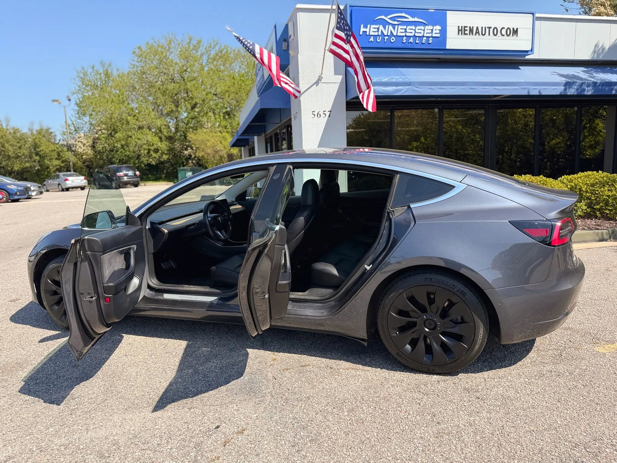 Used 2018 Tesla Model 3 Long Range image 19