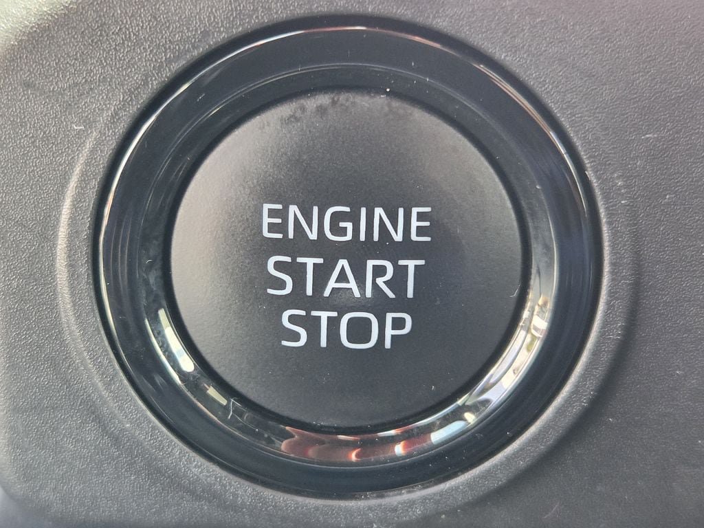 Used 2025 Toyota Tacoma SR5 AWD/4WD image 21
