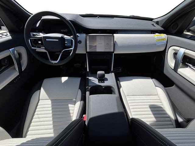 New 2026 Land Rover Discovery Sport Landmark image 13