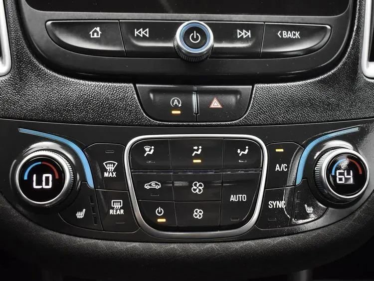 Used 2025 Chevrolet Malibu LT FWD image 32