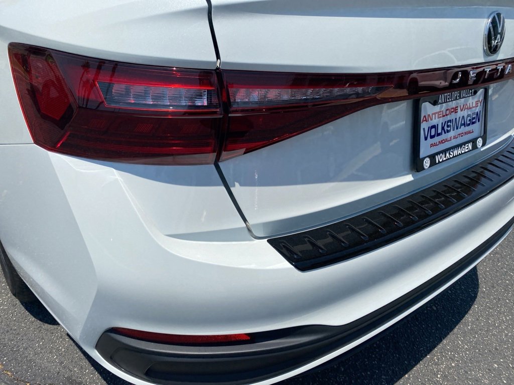 New 2025 Volkswagen Jetta SE image 11