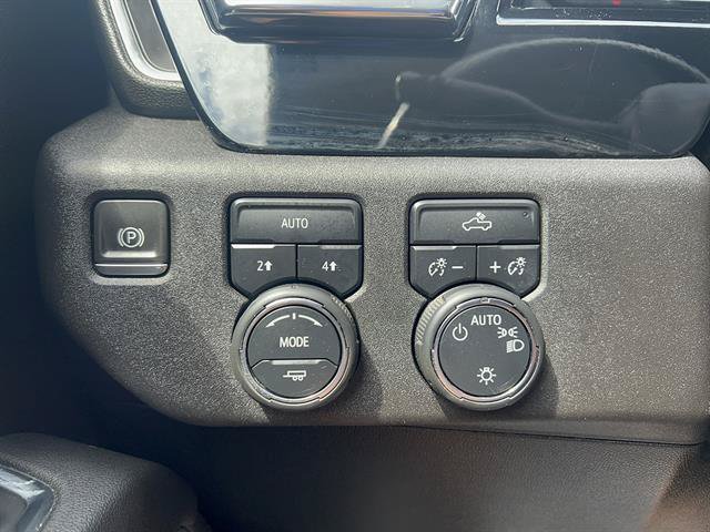 Used 2024 Chevrolet Silverado 1500 LT AWD/4WD image 23