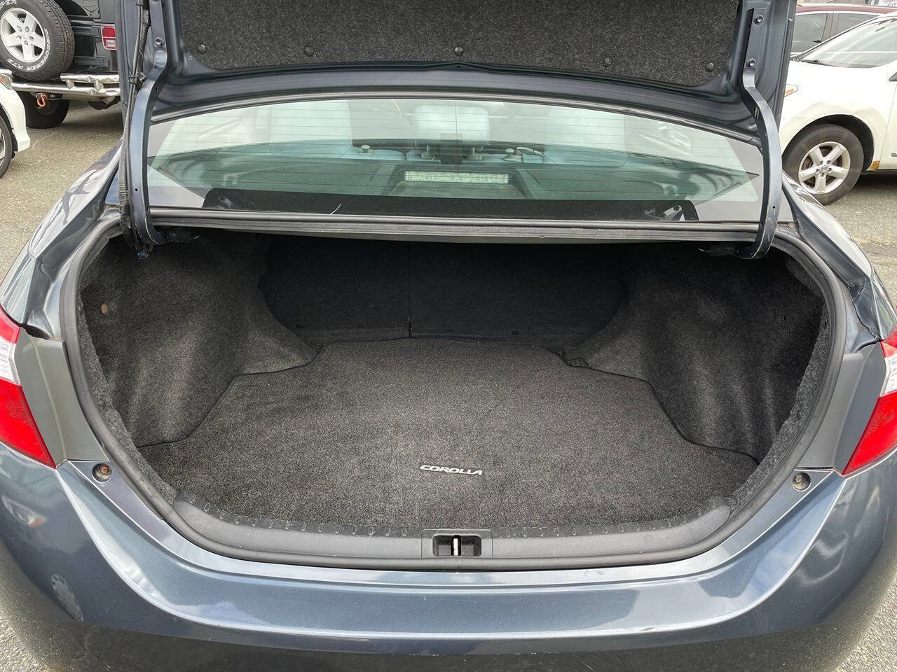 Used 2016 Toyota Corolla LE 4dr Sedan image 8