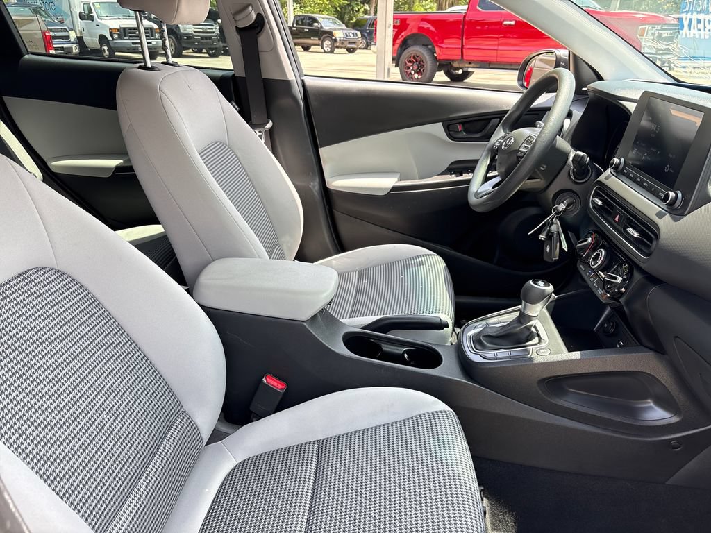 Used 2023 Hyundai Kona SE AWD/4WD image 45