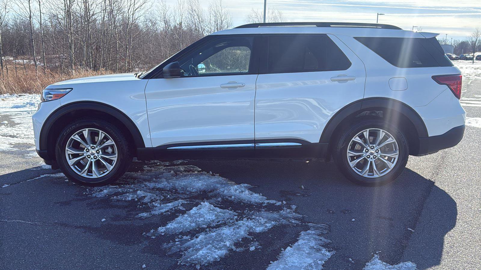 Used 2020 Ford Explorer XLT w/ Equipment Group 202A image 15