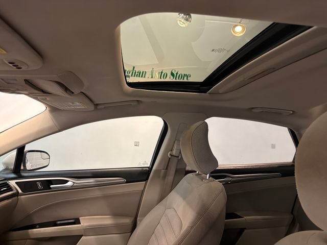 Used 2018 Ford Fusion SE FWD image 23